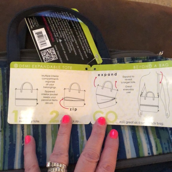 Expandable bag/Beyond a Bag - Picture 5 of 5